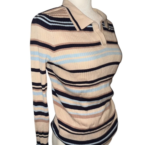 Striped Y2k Vibes Collared Sweater - Picture 2 of 4